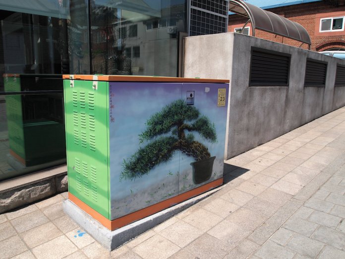 Street Art from Seoul Area, South Korea. Photo by Mark Johnson 10