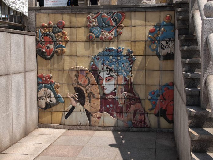 Street Art from Seoul Area, South Korea. Photo by Mark Johnson 17