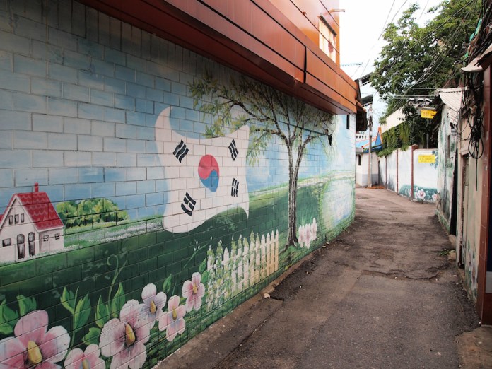 Street Art from Seoul Area, South Korea. Photo by Mark Johnson 21