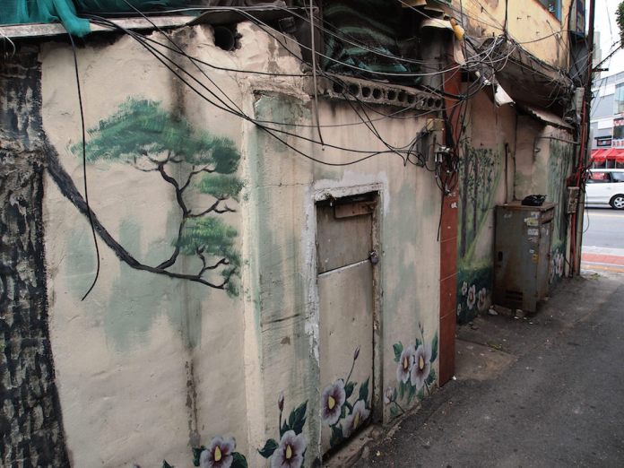 Street Art from Seoul Area, South Korea. Photo by Mark Johnson 27