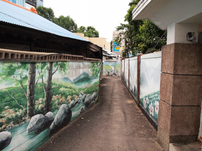 Street Art from Seoul Area, South Korea. Photo by Mark Johnson 44