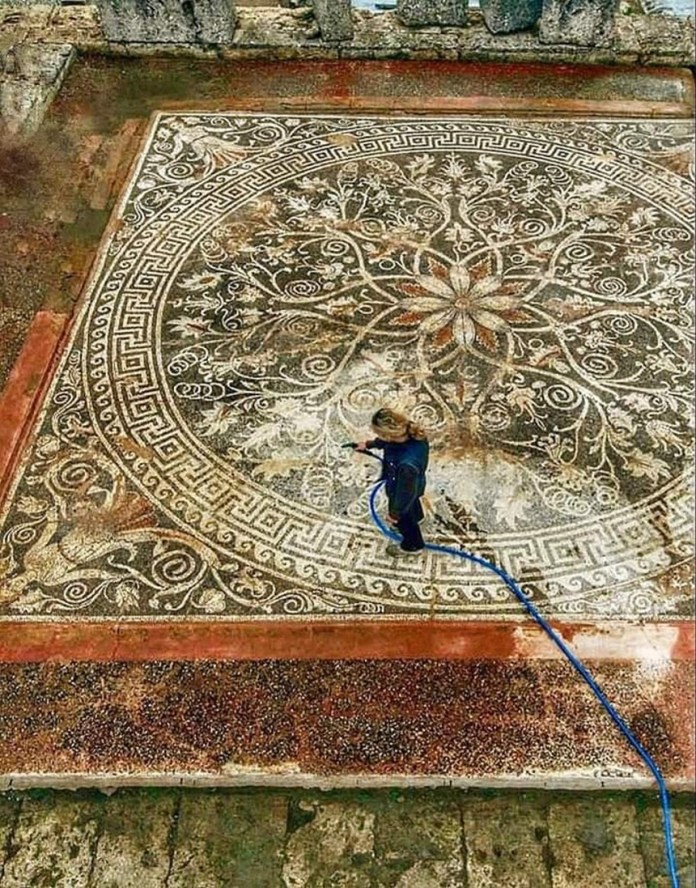 The Grand Mosaic of Aigai, located in the ruins of Macedonia’s ancient royal palace, features pebble-based geometric and mythological patterns dating back to the 4th century BCE, linked to King Philip II.
