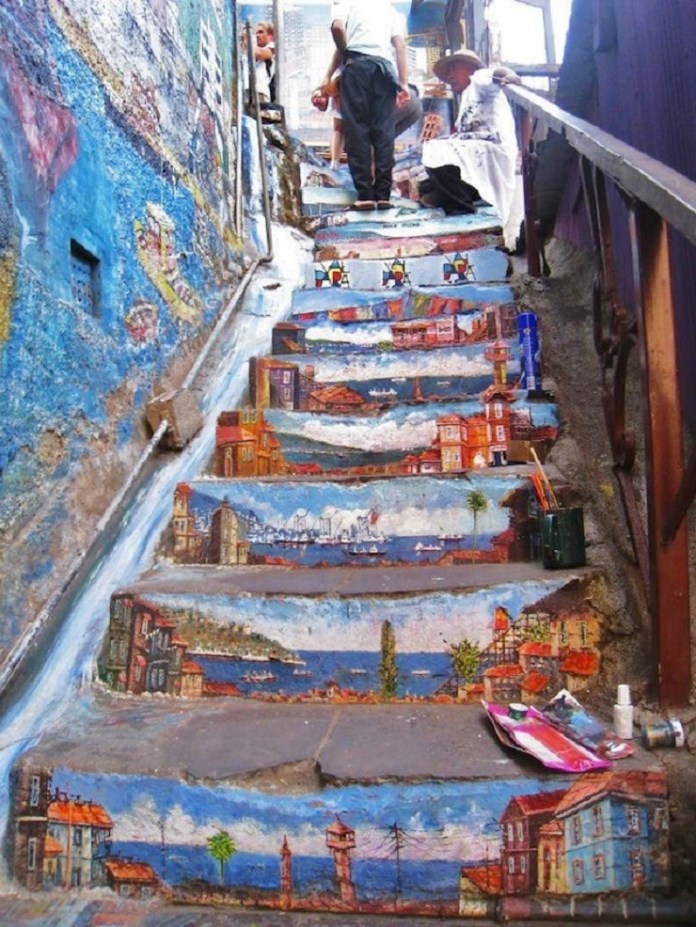 #StreetArt #Stair in #Valparaiso, #Chile