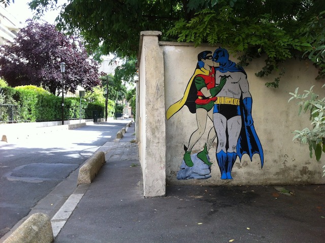 Batman-and-Robin-kissing.-By-memeIRL-in-France-1 liten