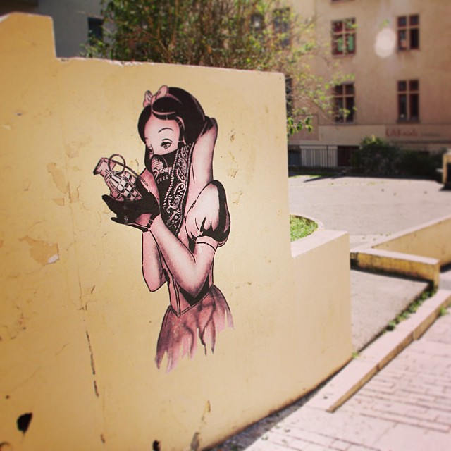 Street Art by Goin in Lyon, France - Bad Apple