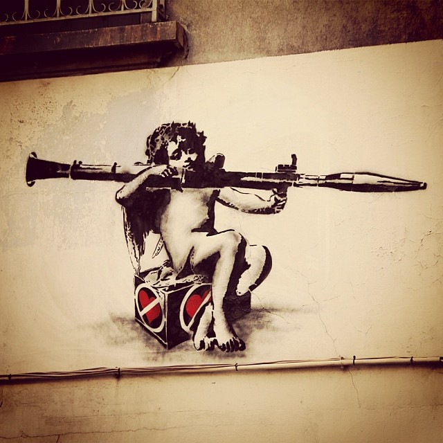 Street Art by Going in Grenoble, France - Heartbreaker