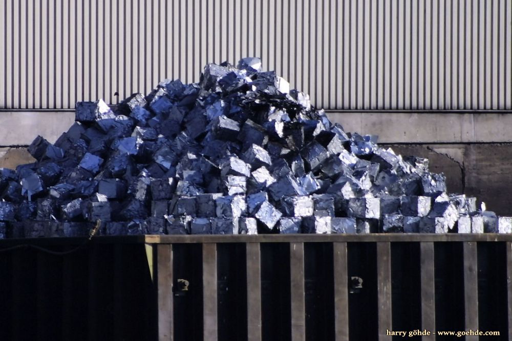 Ein Haufen Schrottwürfel Meiderich (Duisburg) Ein Haufen Schrottwürfel Meiderich (Duisburg)
