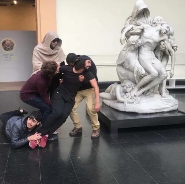 582258