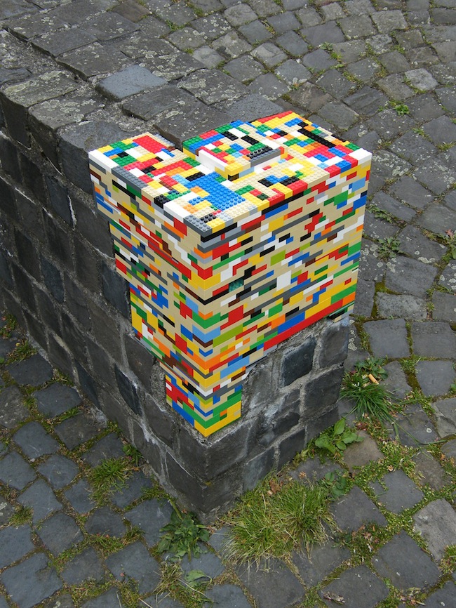 587742