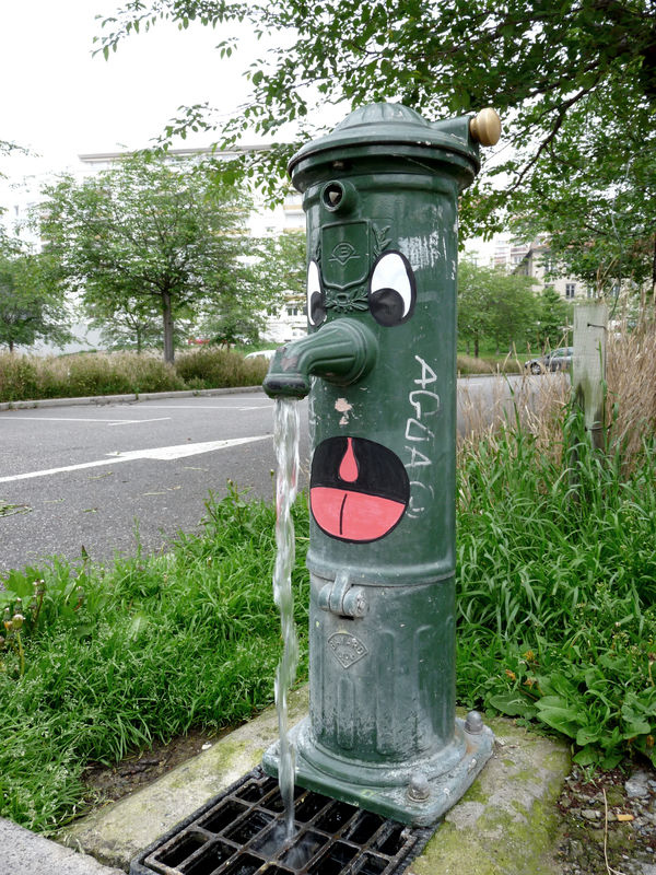 587810