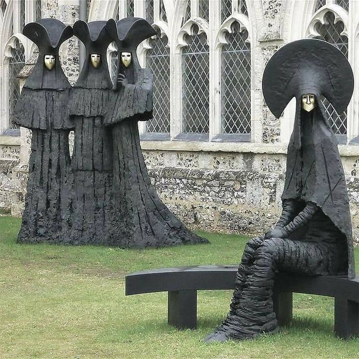 Serenissima and Moonstruck sculptures by Philip Jackson at Chichester Cathedral. A wonderful public art display acting as a 3D illusion, bringing street art, mural, and graffiti vibes into historic spaces.