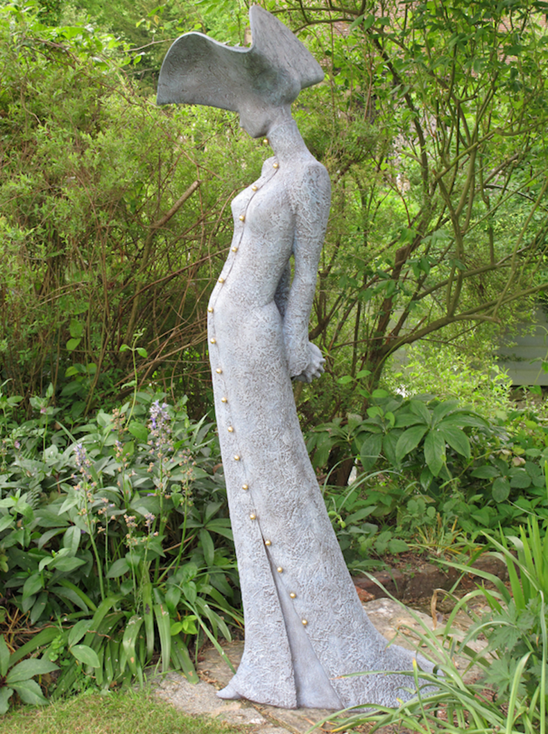 Venetian Belle silver-toned sculpture by Philip Jackson in the UK. An exquisite 3D illusion that pops out like top-tier street art, mural magic, and elegant graffiti.