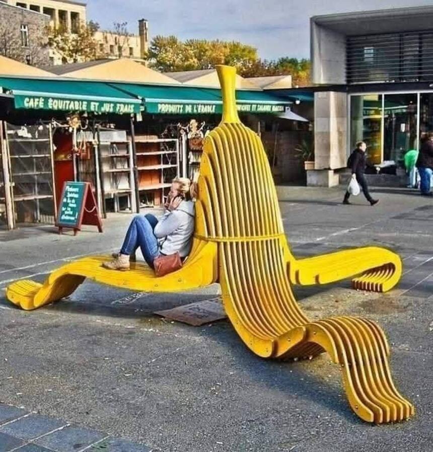 593056
