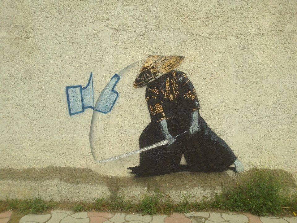 597225