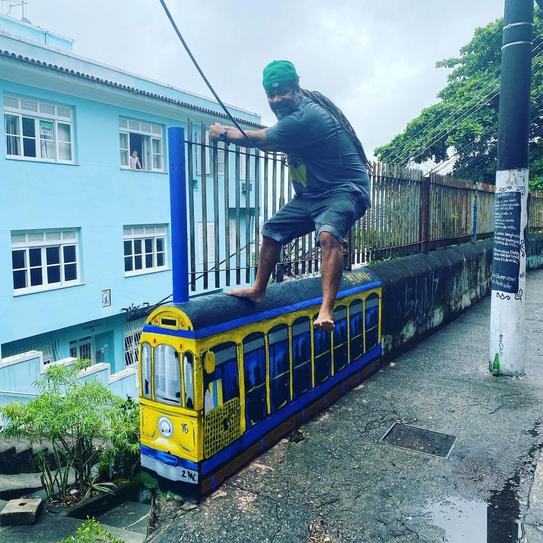 599475