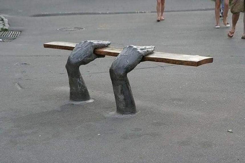 601582