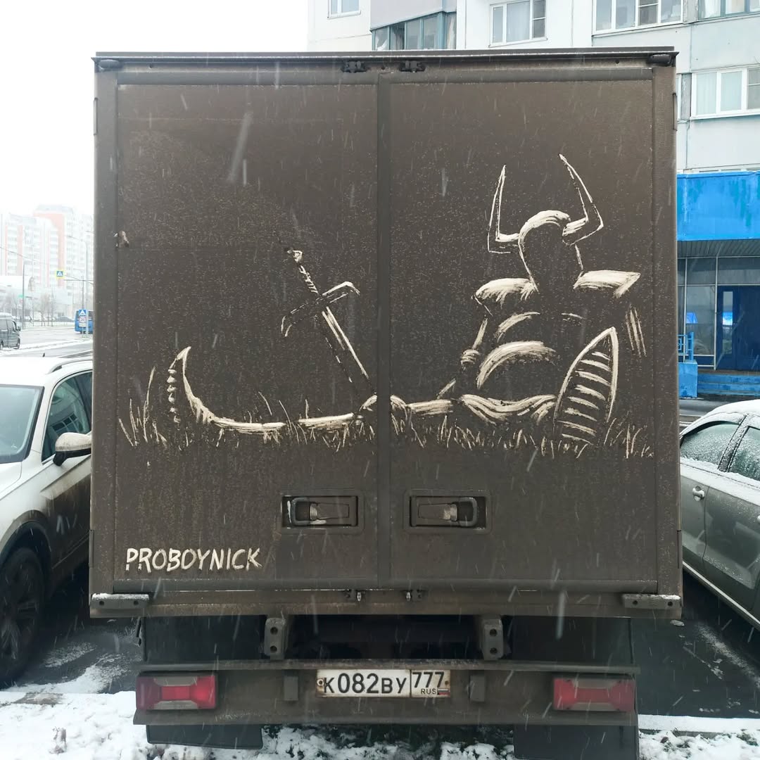 605581