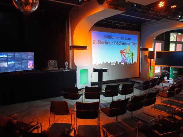 Foto der leeren Mainhall auf der c-base