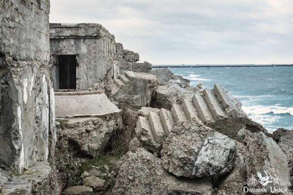 crumbling seafort